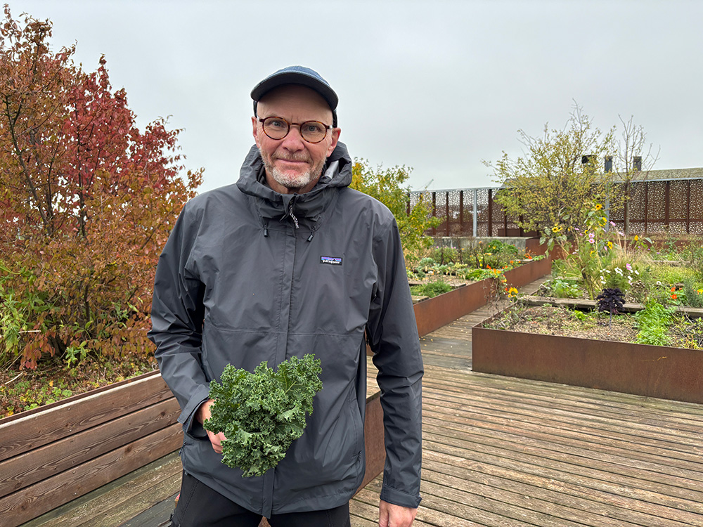 Henrik Lerdorf ved byhaver på parkeringshus 1