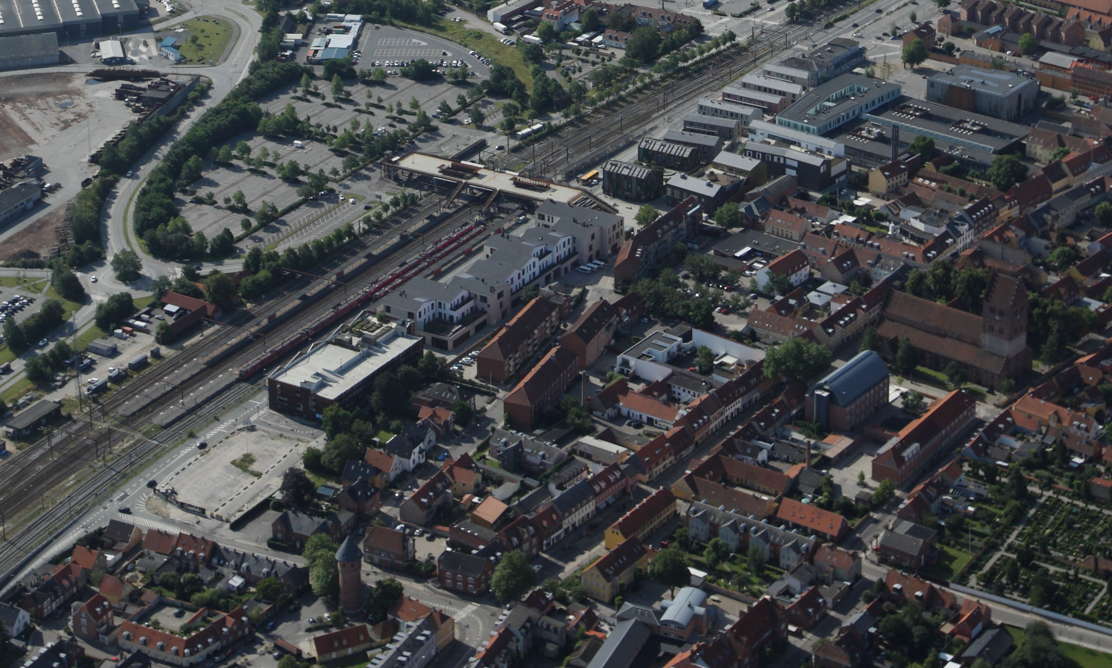 Luftfoto med B11-12-grunden i hjørnet