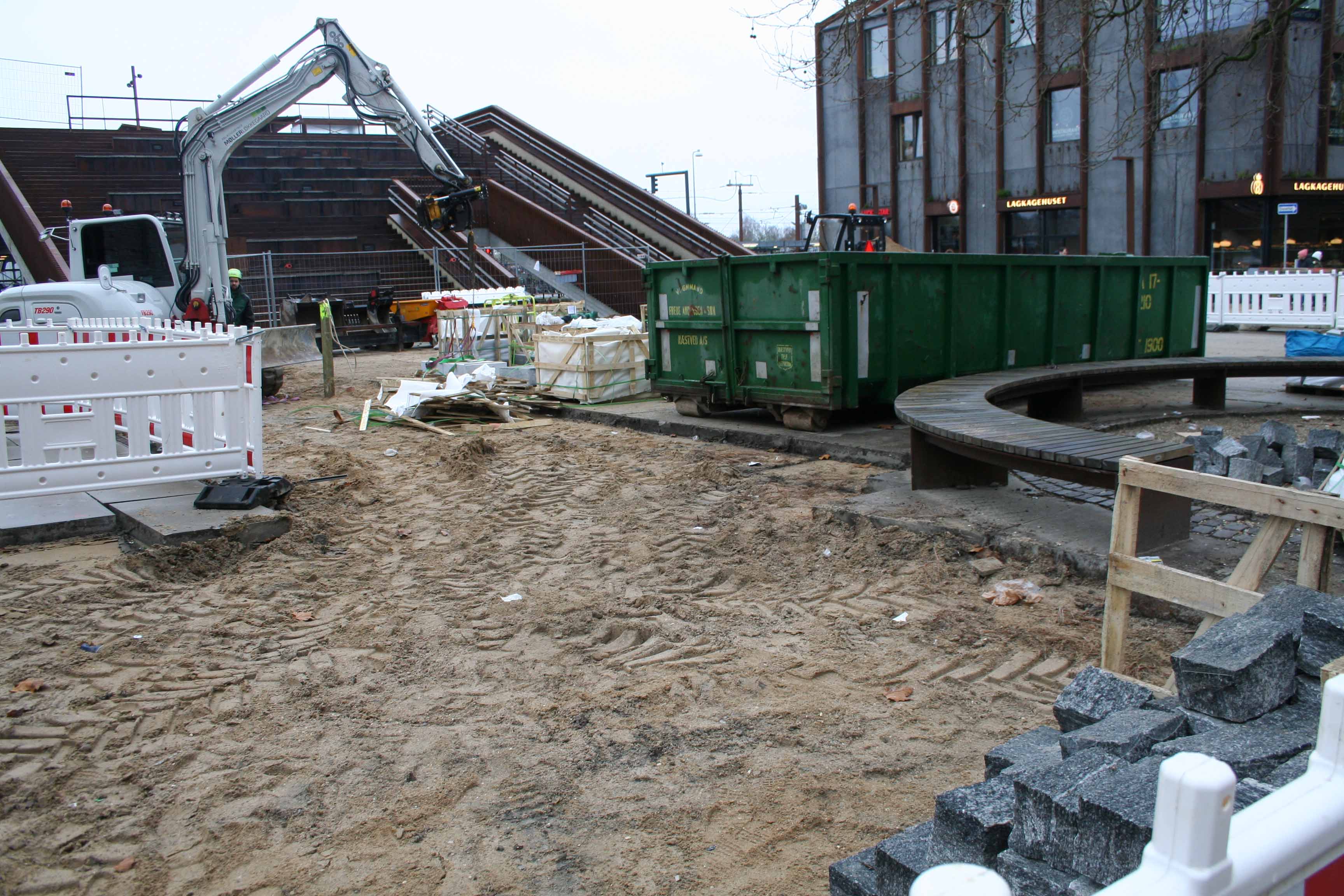 Arbejde med belægning på Stationstorvet