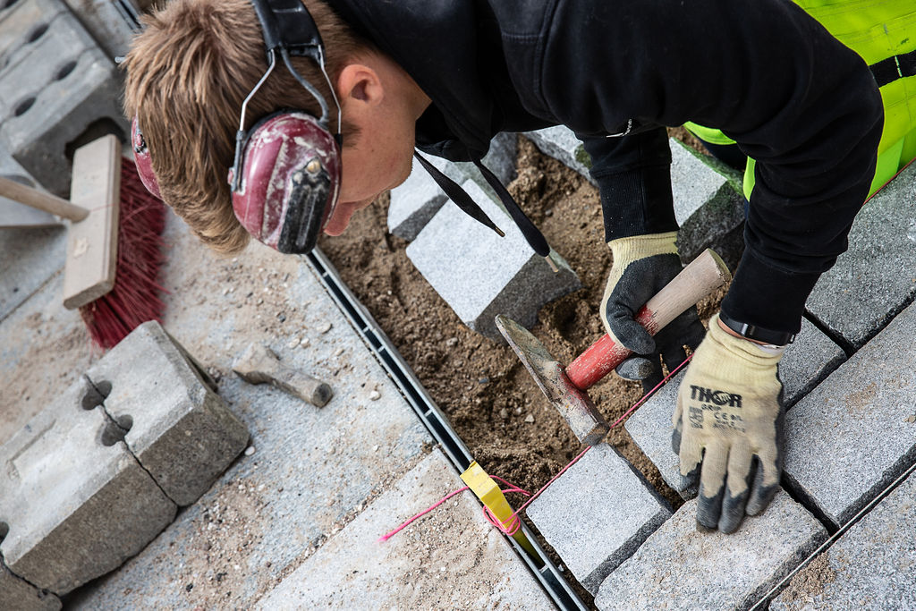 Brolægning på Stationspladsen 2